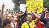 De la teoría a la calle: ¿cómo se conecta la macroeconomía con las marchas?