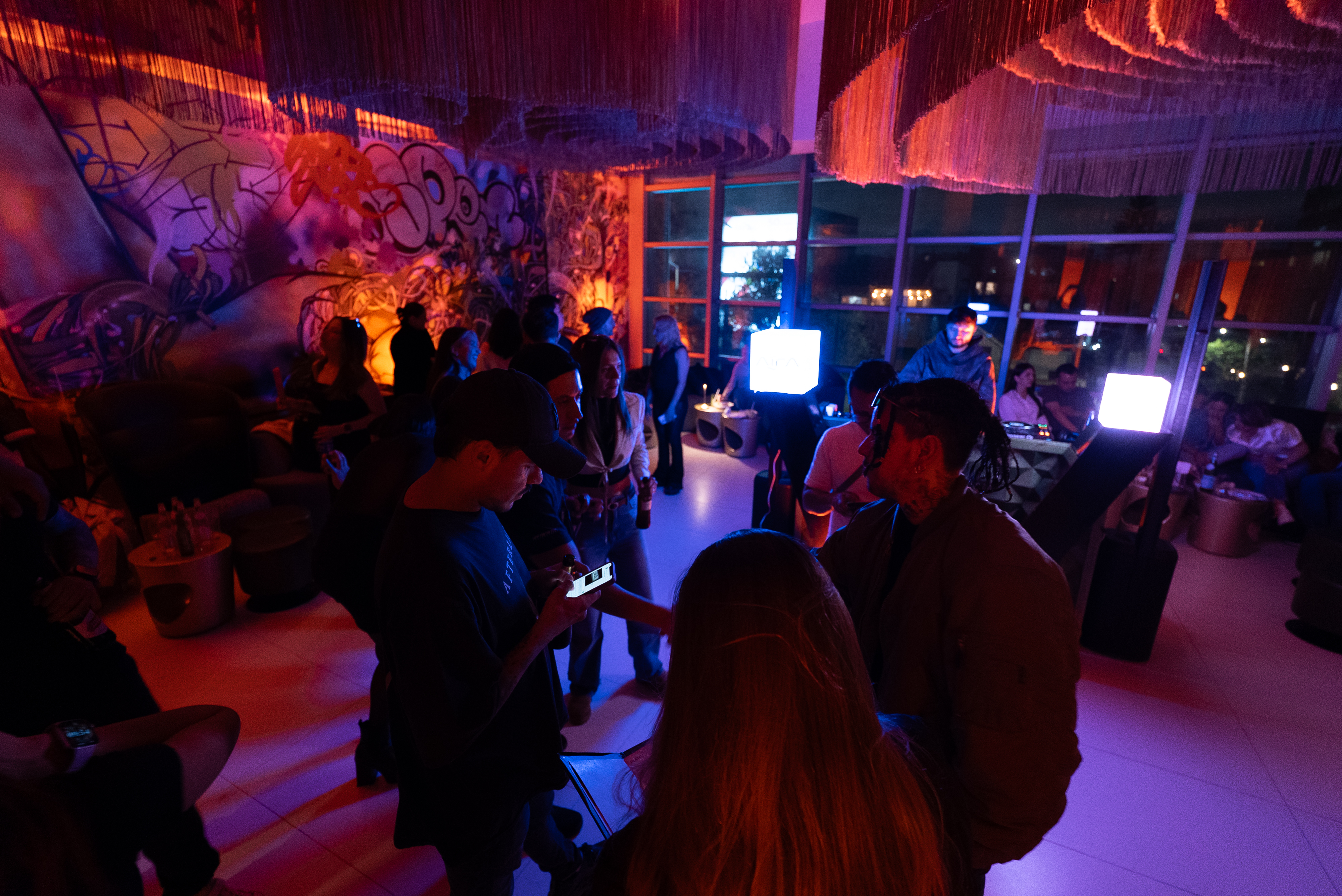 La nueva experiencia de W Bogotá combina géneros como house, techno y afro house con una carta de cocteles inspirada en las frecuencias del sonido.