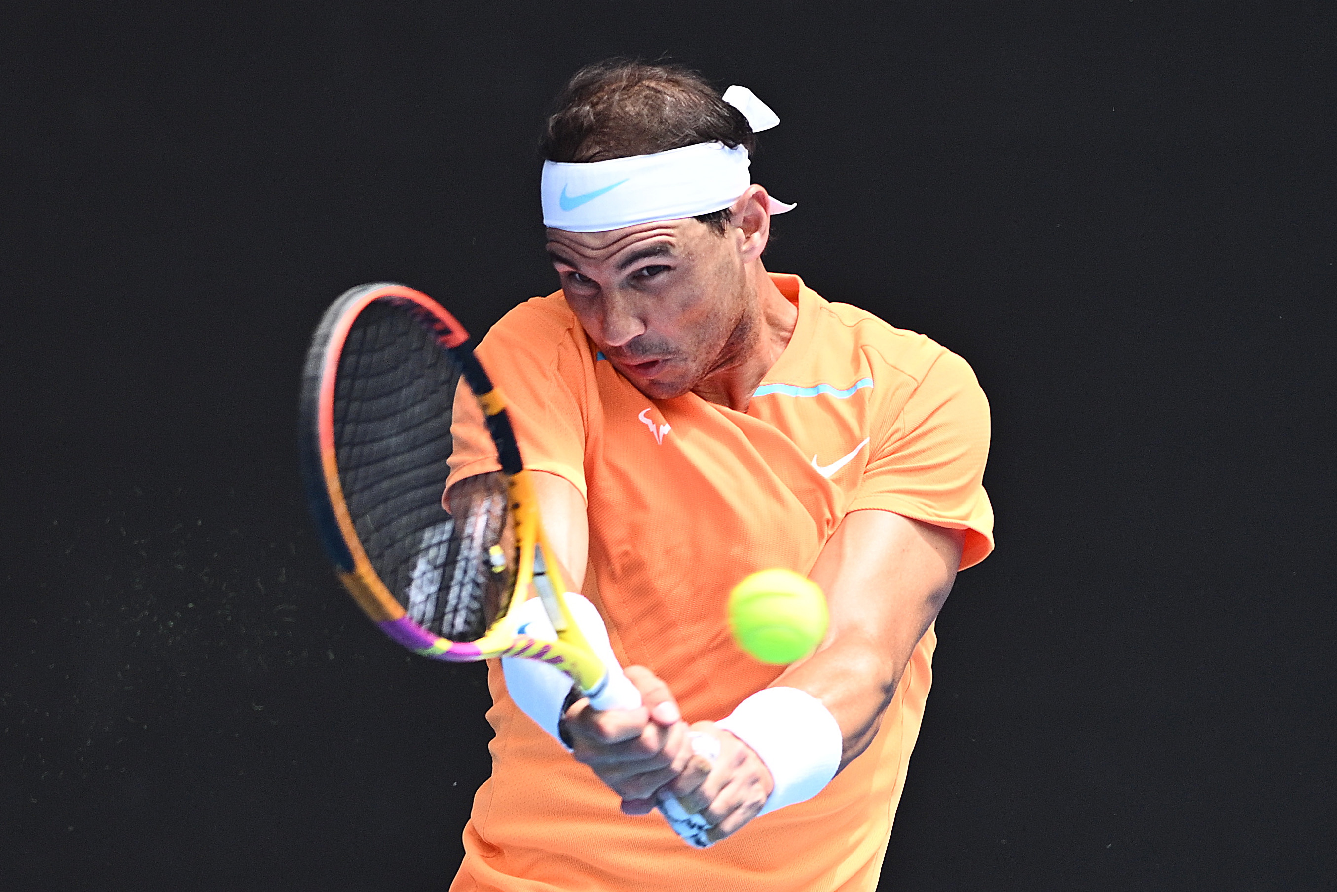 Melbourne (Australia), 15/01/2023.- Rafael Nadal of Spain in action during his Men's Singles 1st Round match against Jack Draper of Britain during the 2023 Australian Open tennis tournament at Melbourne Park in Melbourne, Australia, 16 January 2023. (Tenis, Abierto, España, Reino Unido) EFE/EPA/JOEL CARRETT AUSTRALIA AND NEW ZEALAND OUT
