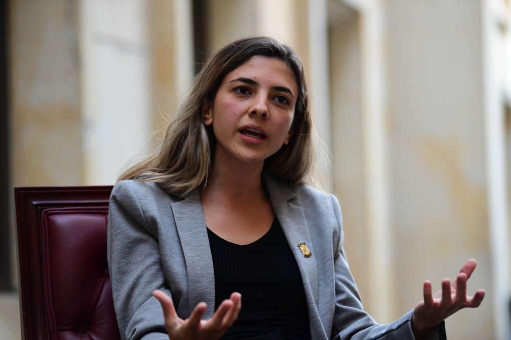 Senadora y artista musical