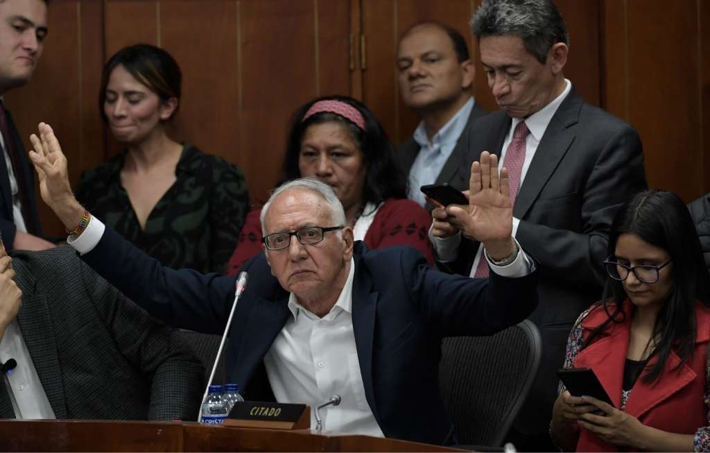 Ministro de Salud, Guillermo Alfonso Jaramillo, en la Comisión Séptima del Senado.