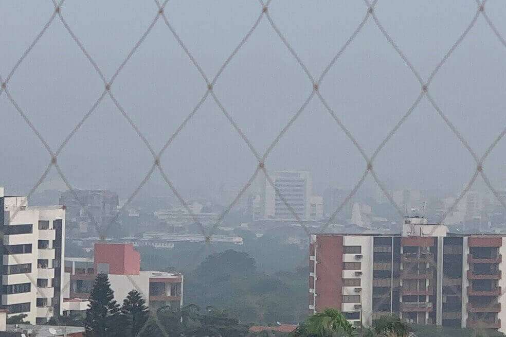 La nube de humo ha aumentado en los últimos días. / Twitter @Mrvelit1