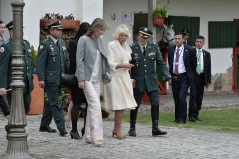 Camila Parker visitó la Escuela de Equitación del Ejército Nacional