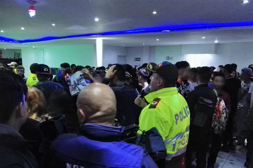 La Policía ha impuesto por lo menos 50 sellamientos a establecimientos que permitían el ingreso de menores de edad.