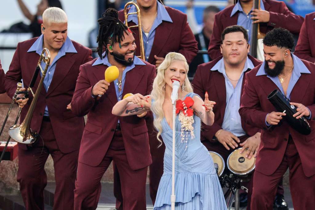 SANTA CLARA (United States), 09/02/2026.- Lady Gaga performs during the Apple Music Super Bowl LX Halftime Show at Levi’s Stadium in Santa Clara, California, 08 February 2026. The New England Patriots are facing the Seattle Seahawks in Super Bowl LX. EFE/EPA/CHRIS TORRES