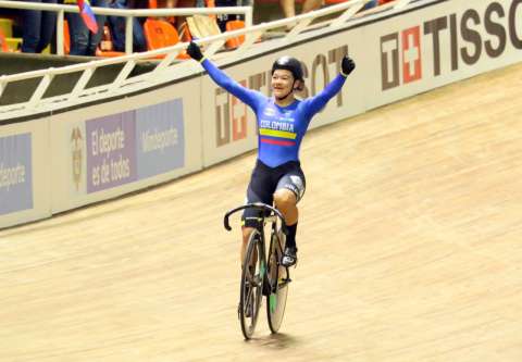Martha Bayona, oro en la Copa de las Naciones de ciclismo de pista, en Cali