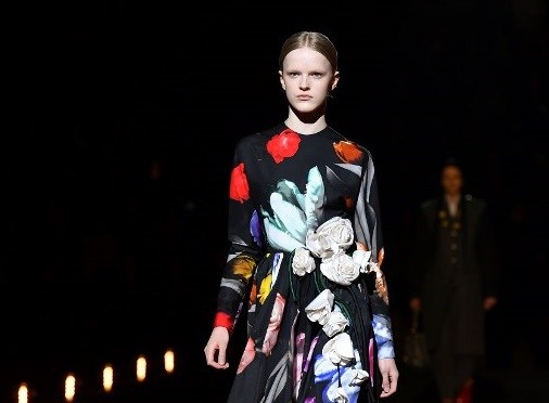 Prada dejará de emplear pieles de animales en sus productos
