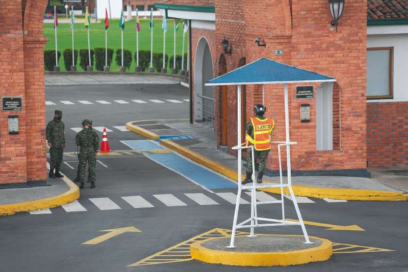 Militares en la Escuela de Cadetes José María Córdova