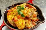 Papitas nativas con hogao y queso paipa