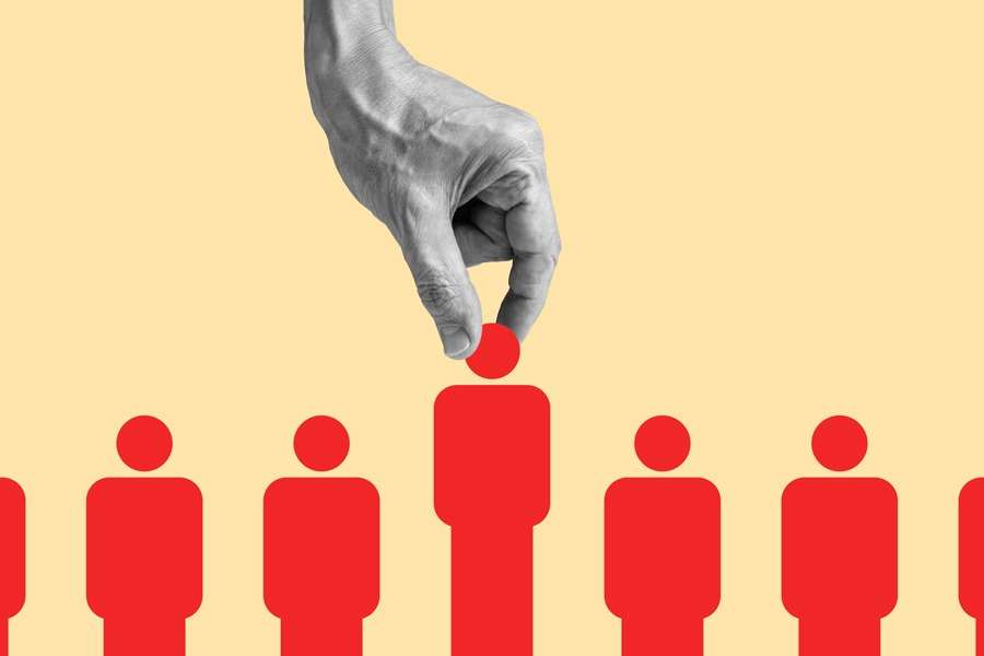 El Espectador verificó el gasto de campaña de los seis aspirantes a la presidencia, en el último mes en Facebook e Instagram. La Misión de Observación Electoral advierte un vacío en la regulación de los topes de publicidad en estas plataformas.