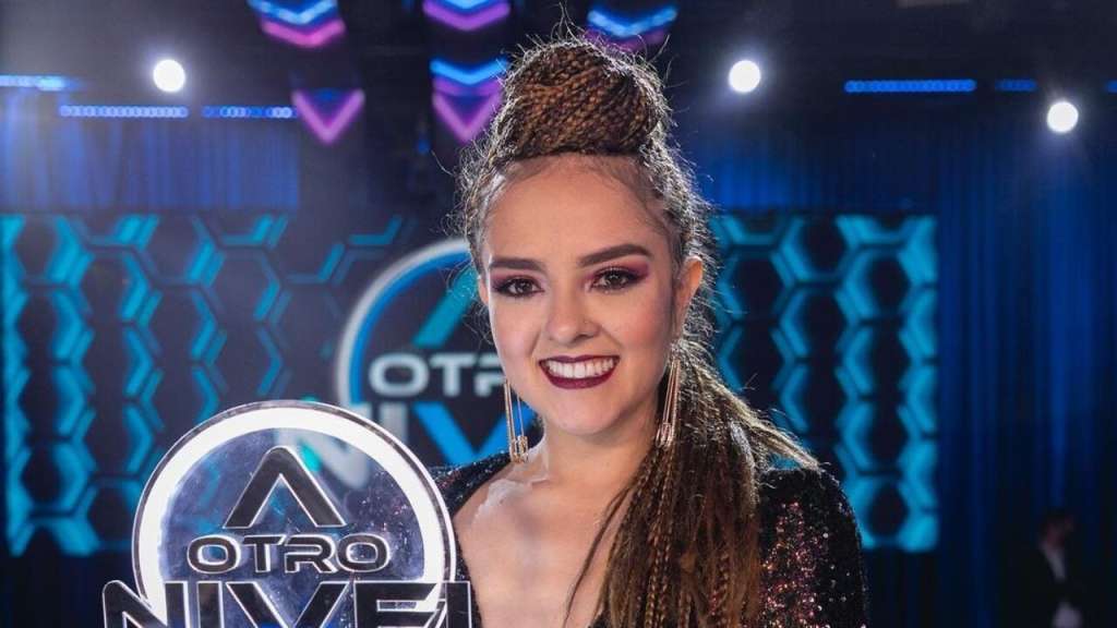 Entre lágrimas, la cantante Alexandra Colorado expresó su tristeza: “Tendré que estar casi en un silencio absoluto”.