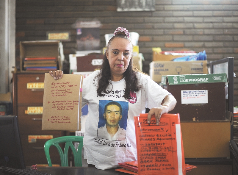 Cecilia Torres, encargada del archivo judicial de la fundación Progresar en Cúcuta. / Cristian Garavito