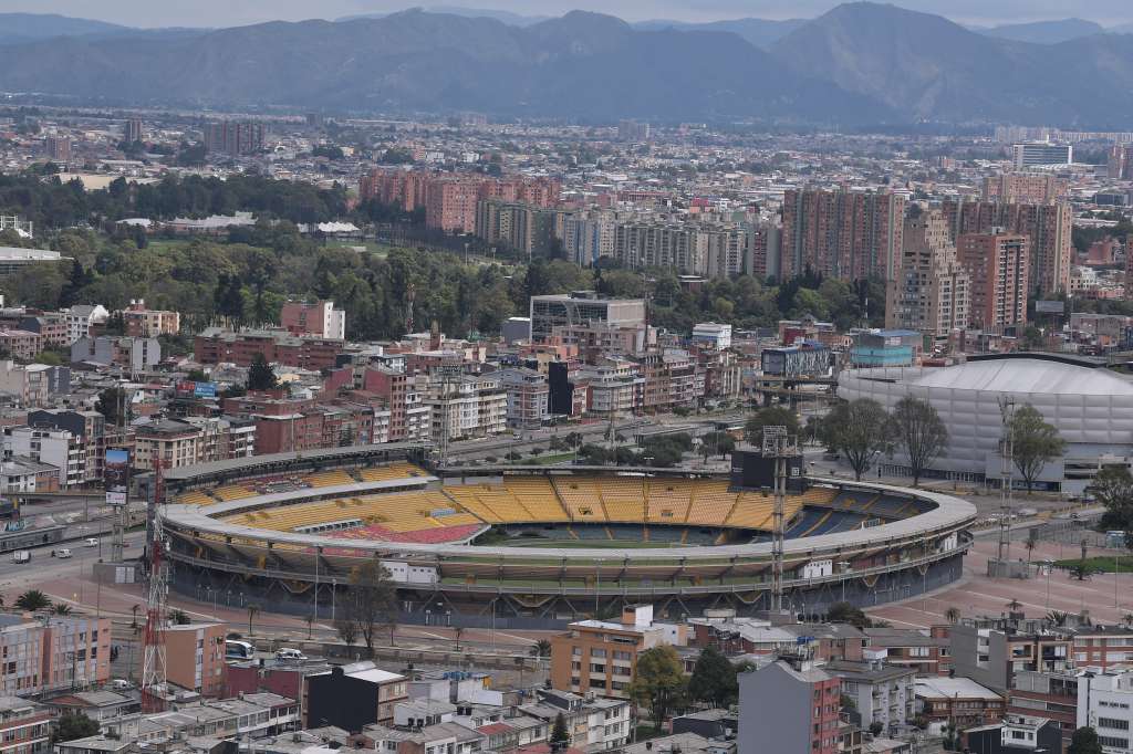 Sobrevuelo por la ciudad de Bogotá durante la cuarentena obligatoria generada por el Covid-19.