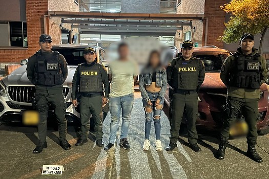 Estas dos personas y otros dos sujetos fueron capturados este fin de semana por el delito de robo de automotores en hechos aislados ocurridos en Kennedy y Puente Aranda