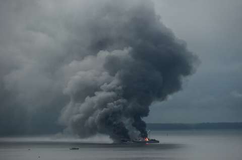 Barco de bandera venezolana se incendió en Buenaventura