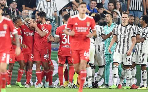 Juventus se complicó en un grupo dominado por PSG y Benfica