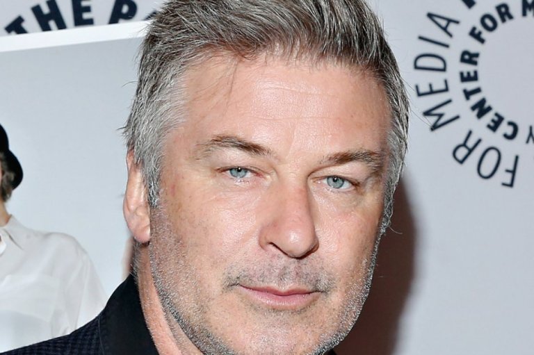 Actor Alec Baldwin mató accidentalmente a una mujer durante rodaje de película