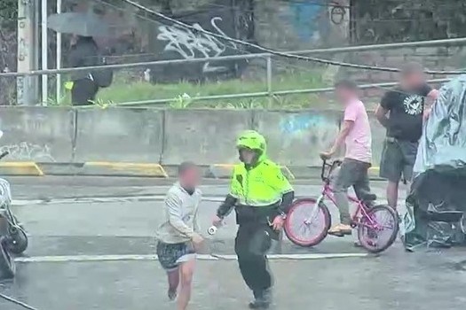 En flagrancia: así cayeron dos sujetos que robaban cableado de la ETB en Chapinero