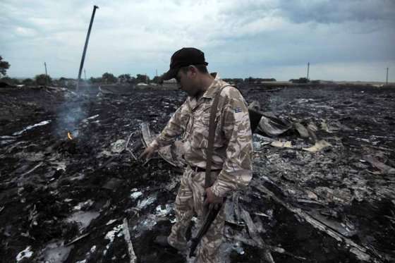 Los restos del Boeing 777 de Malaysia Airlines cayeron en Grabovo, Ucrania, cerca de la frontera con Rusia. / AFP