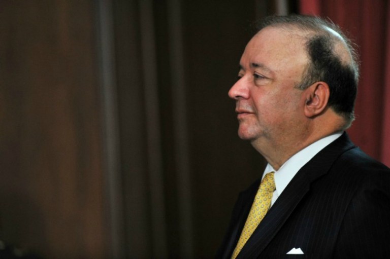 Ministro de Defensa viajará a Ecuador para atender crisis de secuestrados