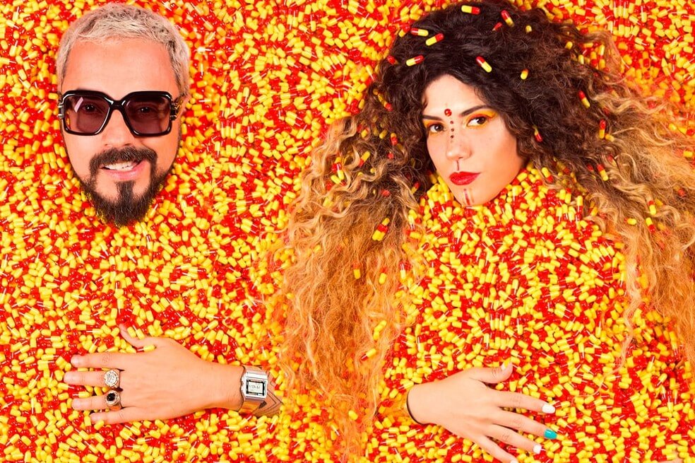 El dj y productor Charlie Illera A.k.a "Mambo Inspector" y Sarah Sophi?a A.k.a "Sofy La Que Canta" son los integrantes de Monophonicos. / Cortesía