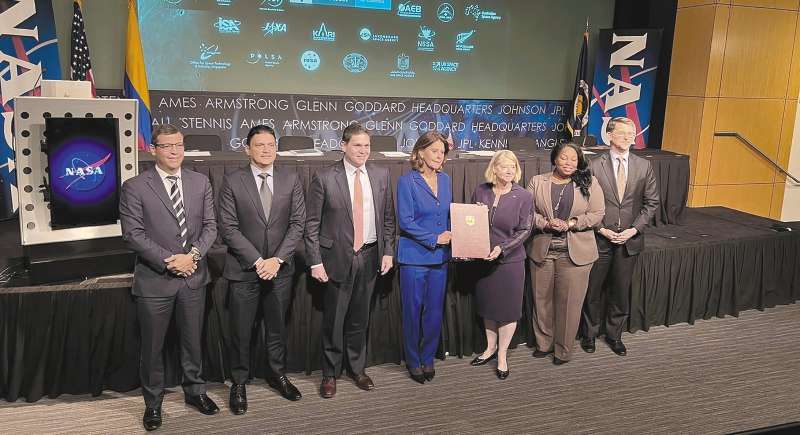Adhesión de Colombia a los Acuerdos Artemis, en una ceremonia en Washington. / Gobierno de Colombia