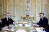 Macron y Zuckerberg discutieron sobre regulación de redes sociales en París