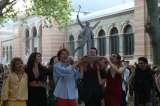‘Sacan en procesión’ escultura de Lorca por Madrid en el 90 aniversario de su fusilamiento