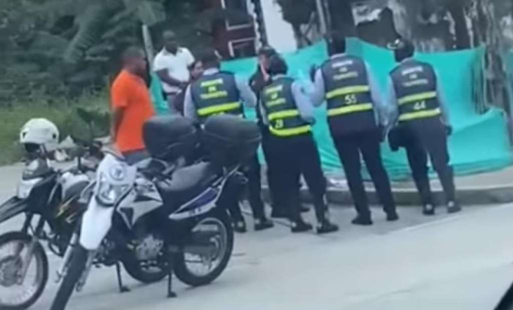 Agentes de tránsito en Buenaventura