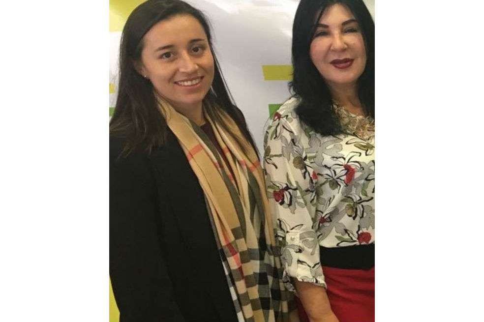 Ángela Aguirre Jiménez con la magistrada Zoraida Chalela. / Archivo particular
