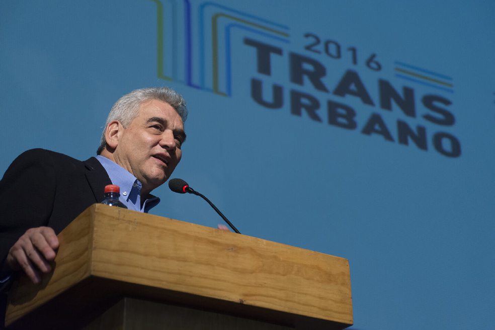 Víctor Barrueto, presidente de la Fundación Transurbano y exintendente de Santiago de Chile.  / Cortesía