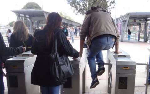 Gerente de TM invita a empresas a sancionar empleados que no pagan pasajes