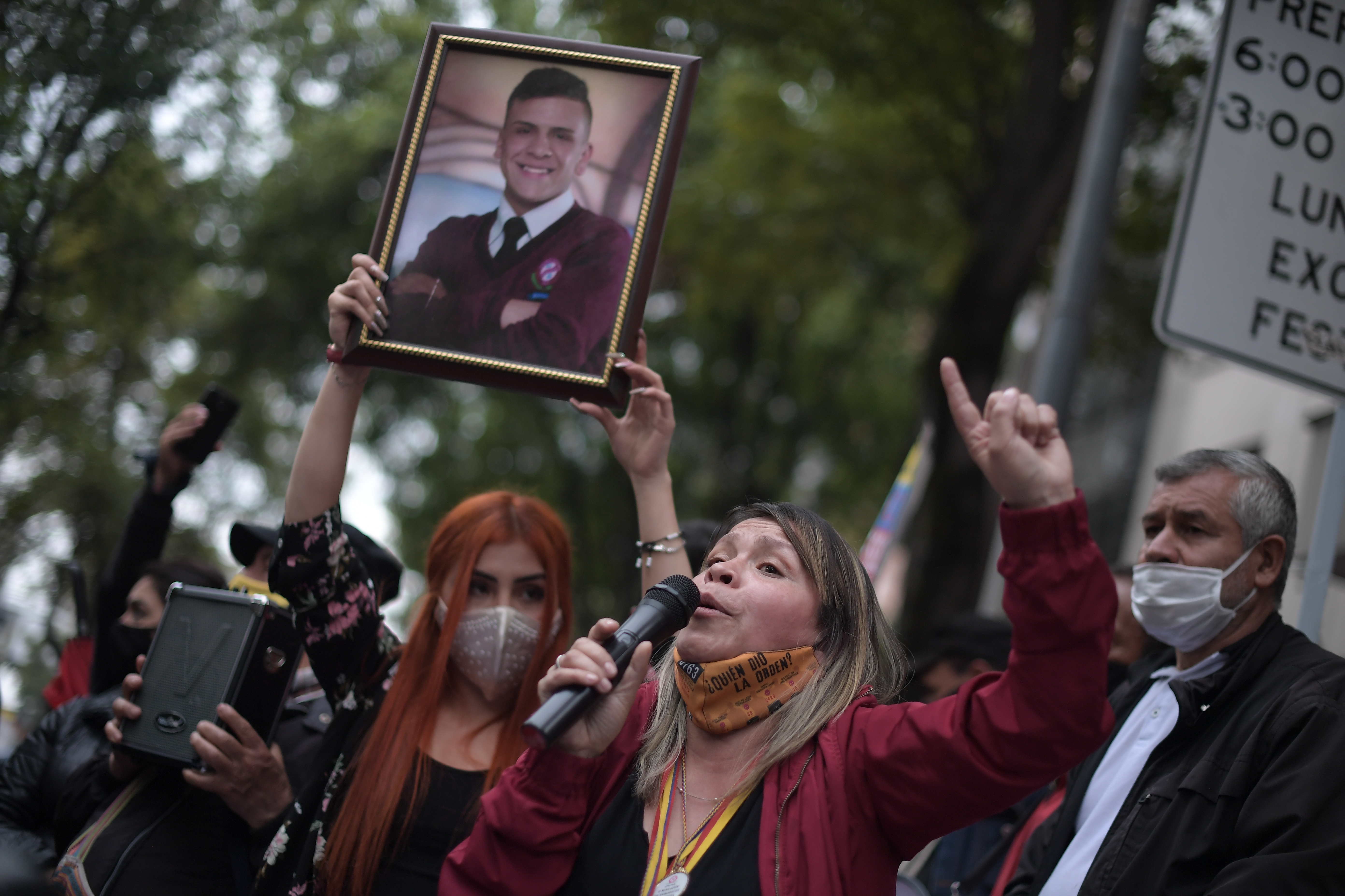 Homenaje en la Calle 19 con 4, donde se conmemoró un año del asesinato de Dilan Cruz  a manos del Policía Manuel Cubillos del ESMAD; asistió su madre, hermana, abuelo, otros familiares y amigos.