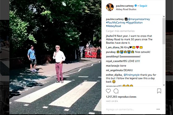 Paul McCartney vuelve a cruzar Abbey Road 49 años después de hacerlo con Los Beatles