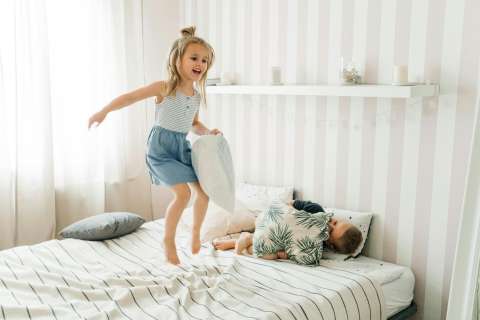 Autoestima frágil: hablemos de los papás que les celebran todo a sus hijos