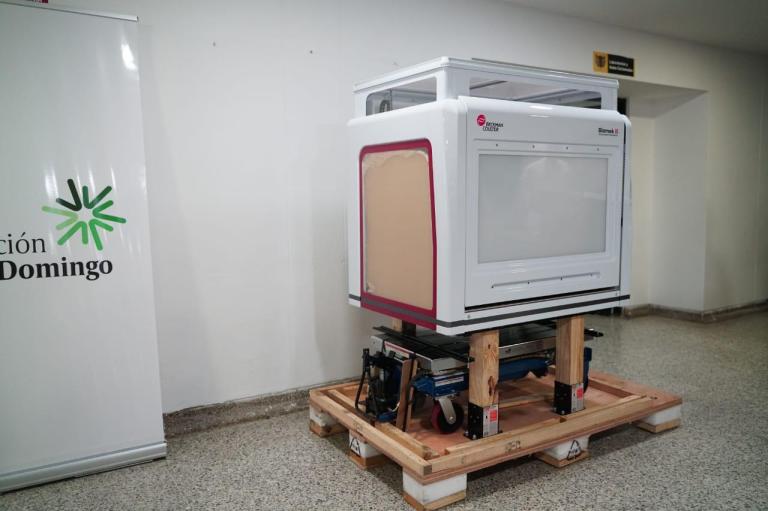 Fundación Santo Domingo dona robot a la Universidad de Cartagena