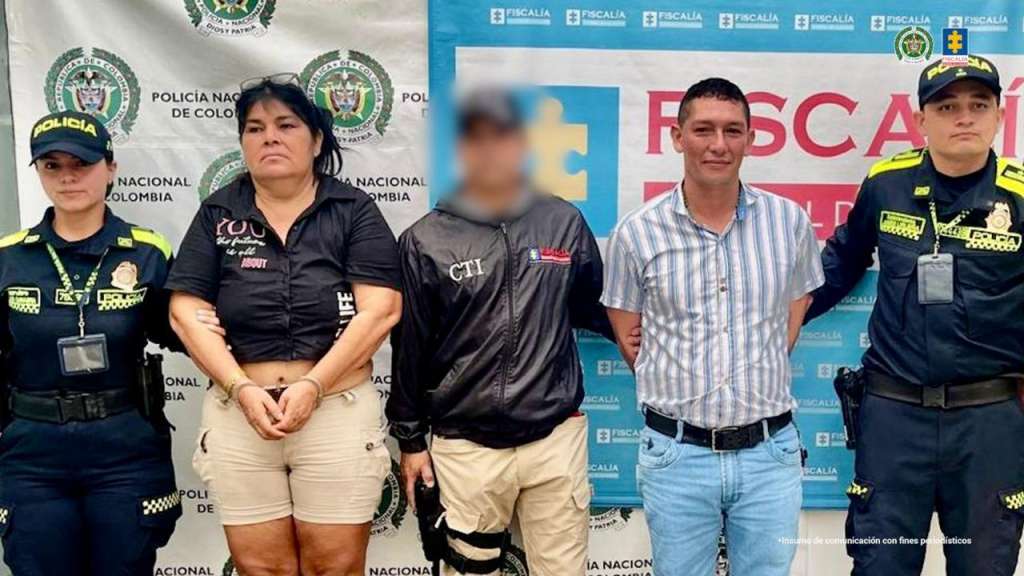 El hombre y la mujer se habrían aprovechado de una menor de 14 años.
