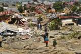 Al menos 43 muertos por tsunami en Indonesia