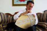 Un colombiano, el sastre papal