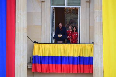 Petro hará un balconazo el 1 de mayo, a pesar de una petición de Roy Barreras