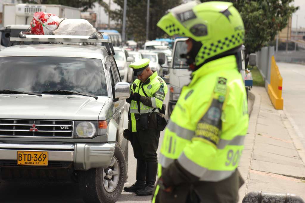 Viajeros que inician plan retorno de semana santa desde el peaje de Chusacá en Soacha hasta el sector de Bosa en Bogotá