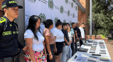 ¿Cómo operaba la banda de cosquilleo “Las Pirañas” en el Metro de Medellín?