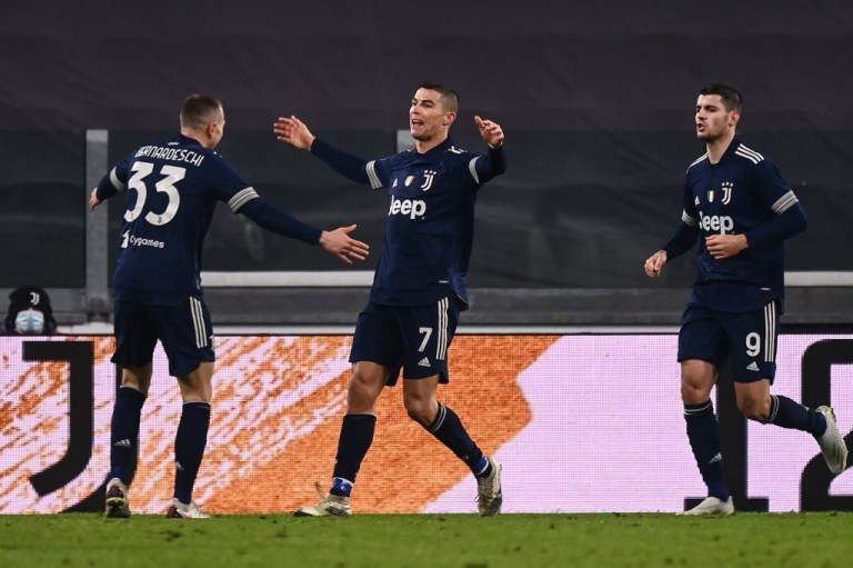Juventus aprovechó empate entre Inter y Roma: derrotó a Sassuolo
