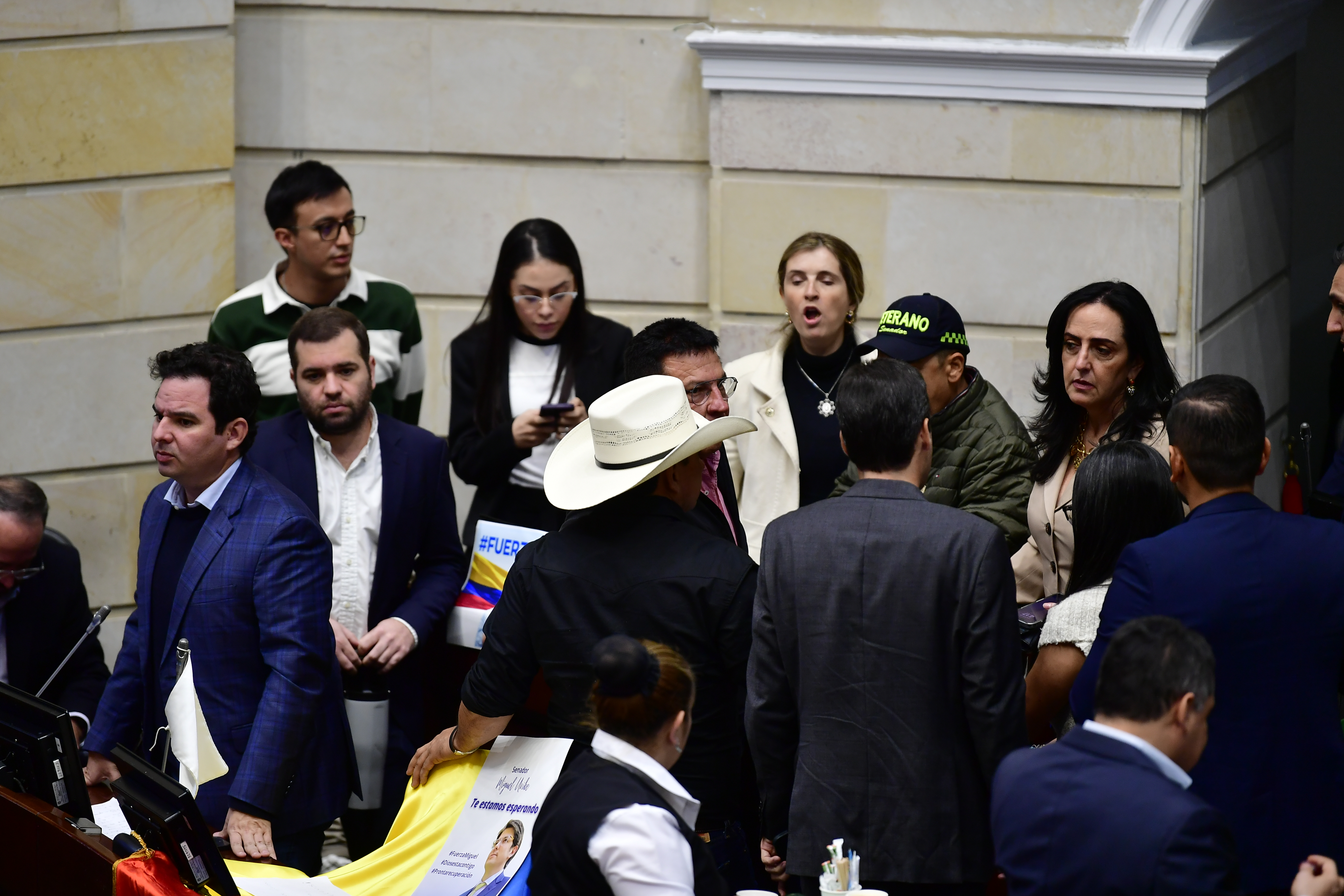 Cuarto debate de la reforma labora en la plenaria del Senado, que termino con 62 artículos aprobados, 3 eliminados y 12 por votar.