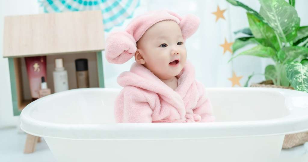 Bañar a un bebé