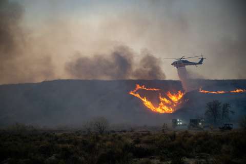 Un nuevo incendio forestal se desató en Los Ángeles: hay miles de evacuados