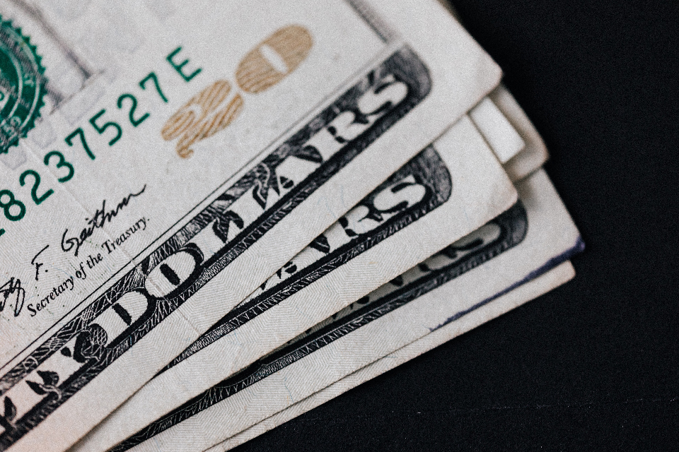 ¿Por qué sube el dólar en Colombia? Los expertos responden