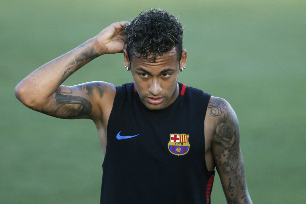 Neymar, durante el entrenamiento del Barcelona, este jueves, en La Universidad Barry de Miami, previo al encuentro de pretemporada contra Real Madrid. / EFE