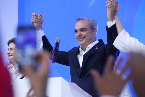 Luis Abinader: mismo presidente en República Dominicana, misma política “anti-Haití”