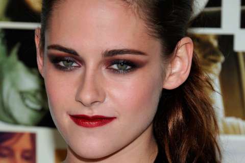 Kristen Stewart vuelve a sonreir